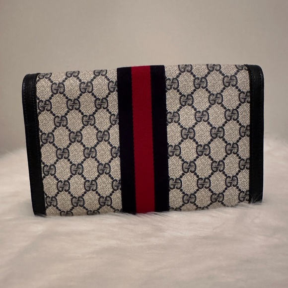 Authentic Gucci Sherry Line Clutch - Picture 3 of 13